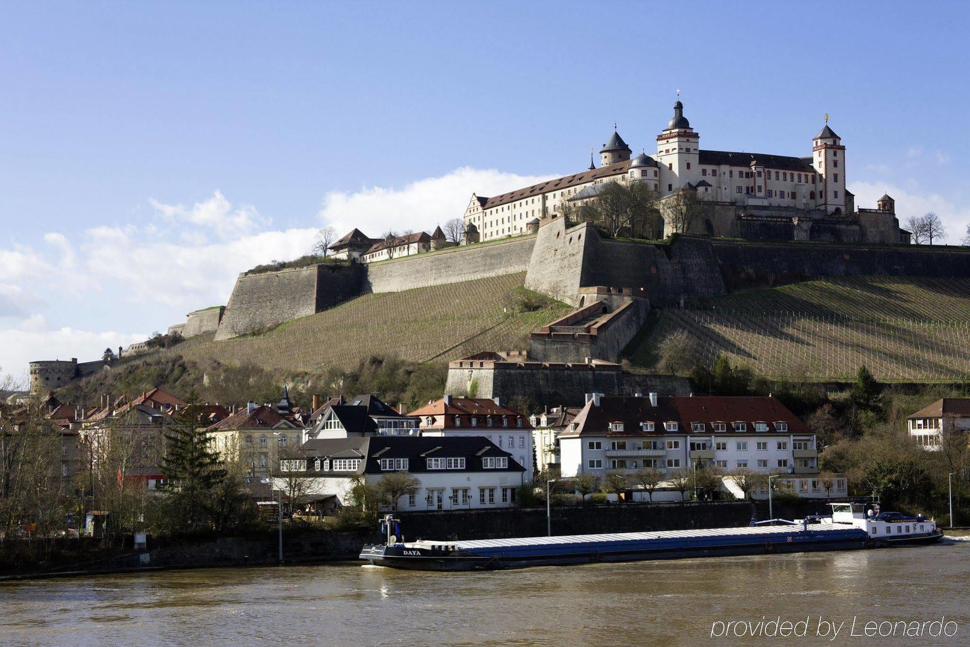 Mercure Hotel Wurzburg Am Mainufer Экстерьер фото